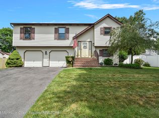 12 Rita Dr, Howell, NJ 07731