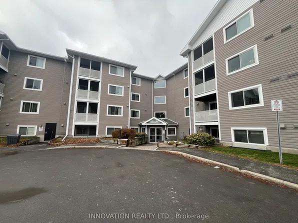 316 Lorry Greenberg Dr #117, Ottawa, ON K1T 2P4