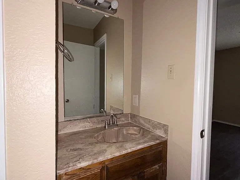 2530 Indigo Ln — Photo 9