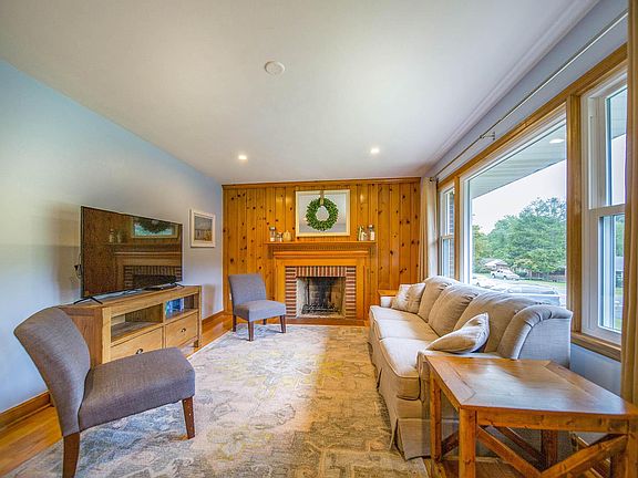 5th image of 4511 Cresthill Dr