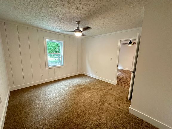 5th image of 935 Virginia Ln