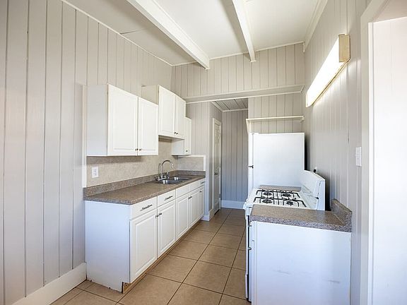 4007_COMMON_STREET_1-KITCHEN_01282025