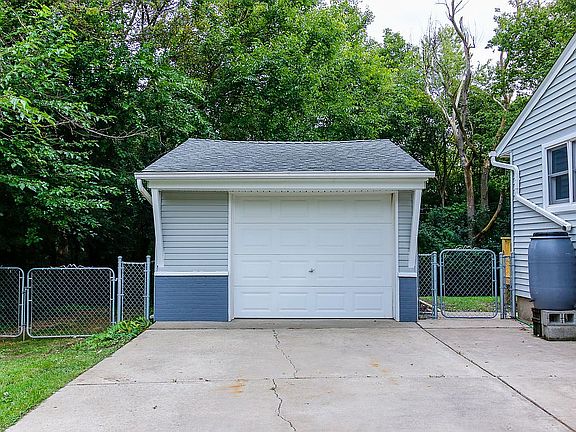 4th image of 3181 Baylis Dr