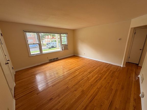 3rd image of 401 Palomino Ln #1N