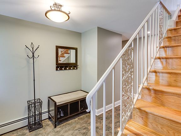 4th image of 9131 Maywood Ln