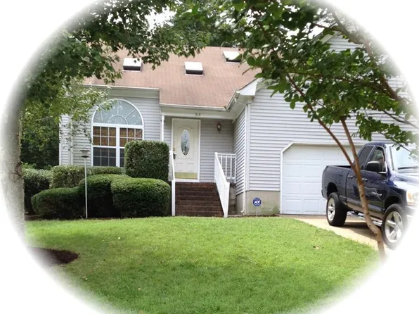 213 Amesbury Ln, Newport News, VA 23606