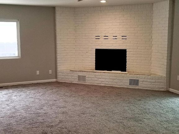 4th image of 3326 W Euclid Ave