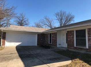 906 Cypress Ct, Arlington, TX 76014