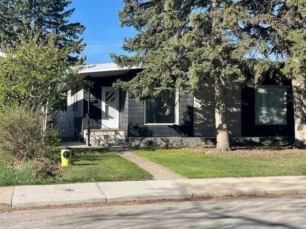 2713 N Canmore Rd NW, Calgary, AB T2M 4J6
