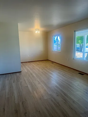 194 Olympic Cir Photo 1