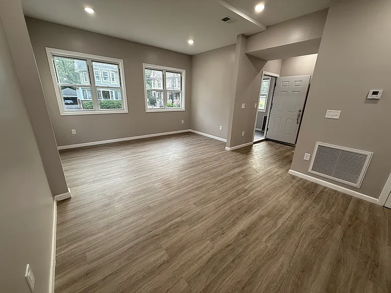 71 E Van Ness Ave #1 — Photo 5