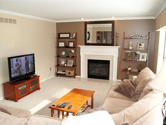 5th image of 8824 Somerset Ln