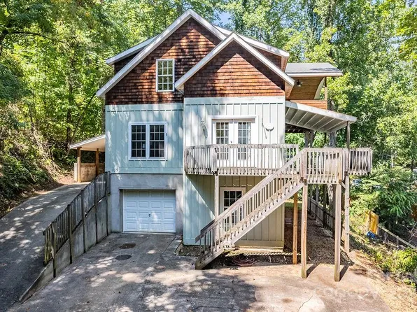 135 Strickland Ter, Swannanoa, NC 28778