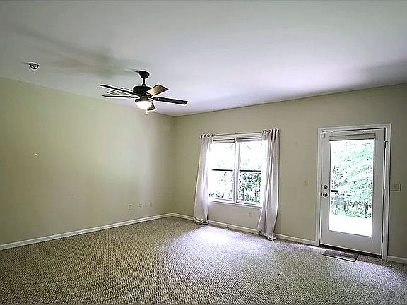 3rd image of 1517 Huntington Ln