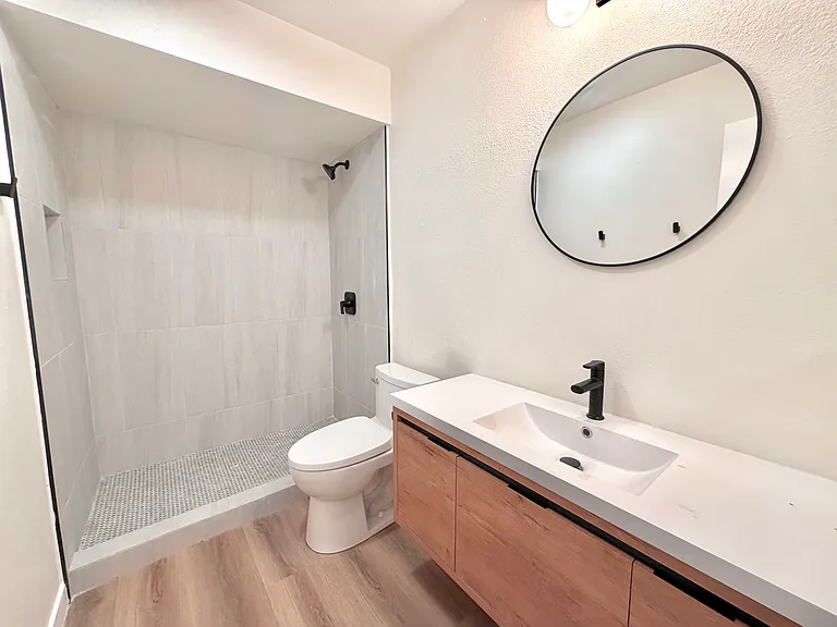 21500 Califa St #163 — Photo 11
