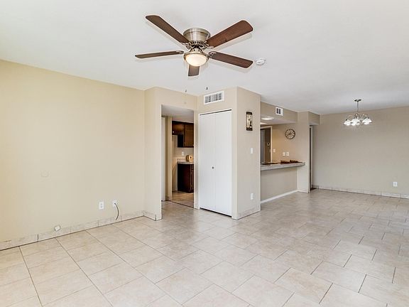 3rd image of 6844 W Wilshire Dr