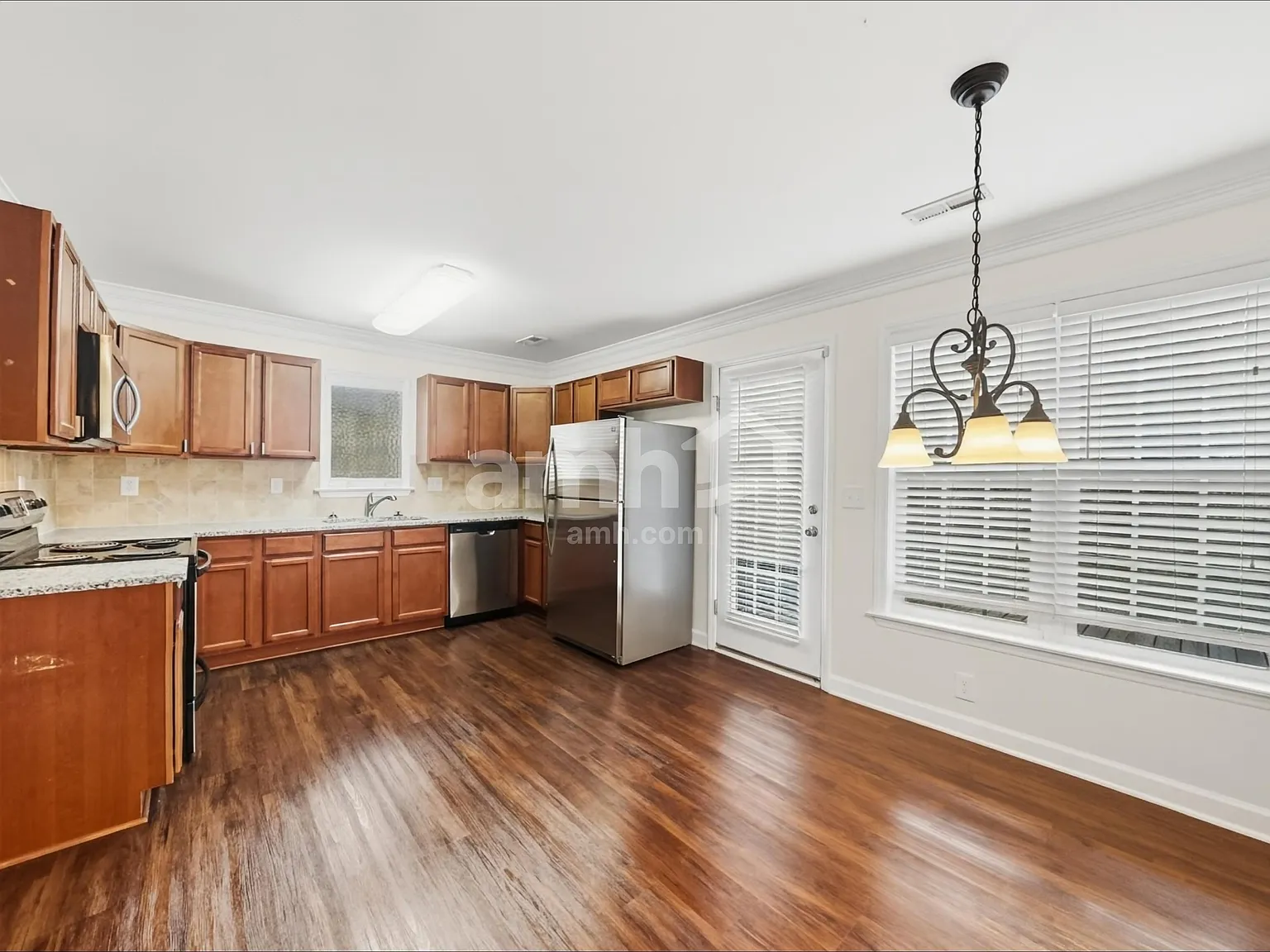 3 bed, 2.5 bath, 2362 sqft, $1,980 — Photo 4
