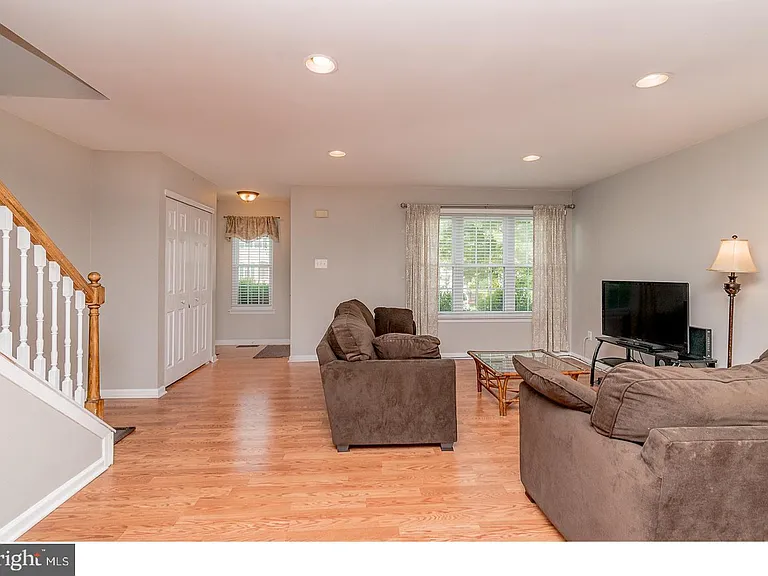 106 Fir Dr — Photo 5