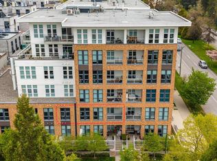 6999 Cambie St #203, Vancouver, BC V6P 3G9