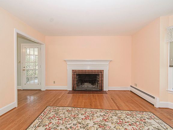 4th image of 311 Dunton Dr