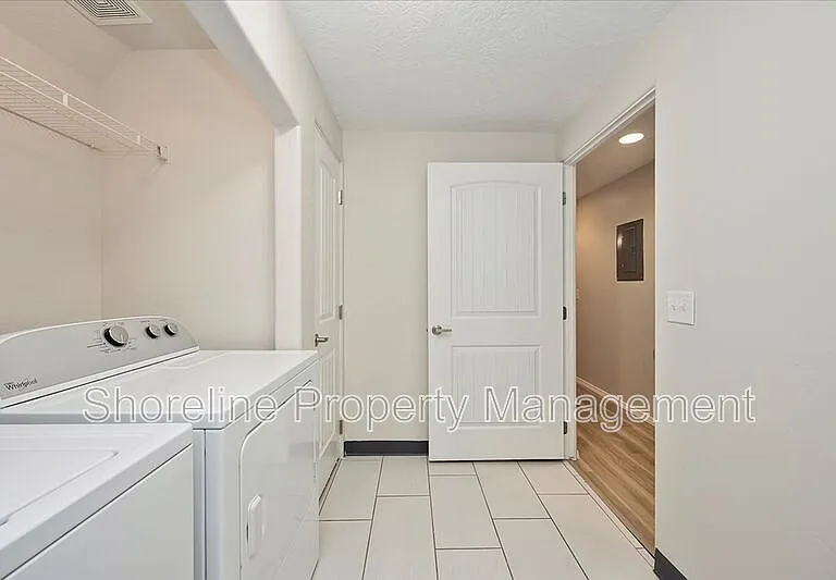 2085 W Brittany Ln #101 — Photo 28