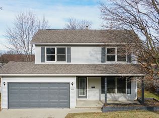 829 W Oakland Ave, Bloomington, IL