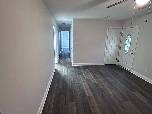 3rd image of 816 Beaver Dr
