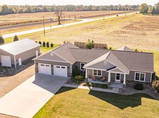 34101 Craig Lake Rd, Brighton, IL 62012