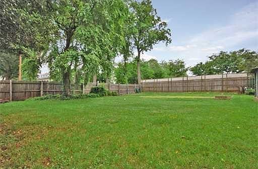 Huge Backyard.
