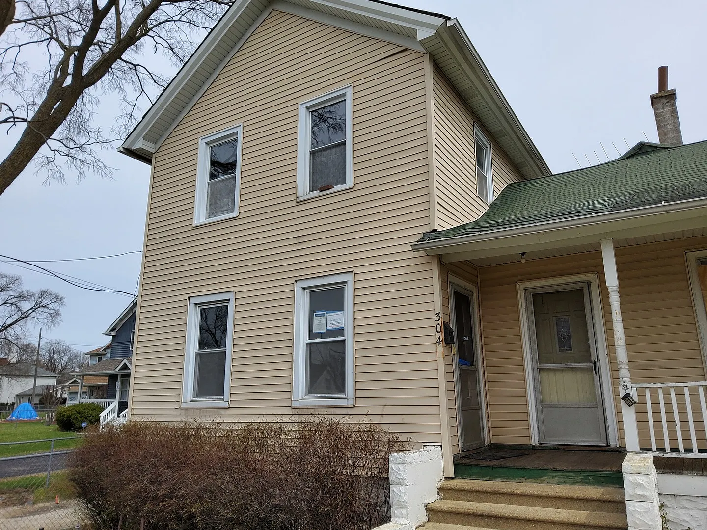 304 S Eastern Ave photo 1