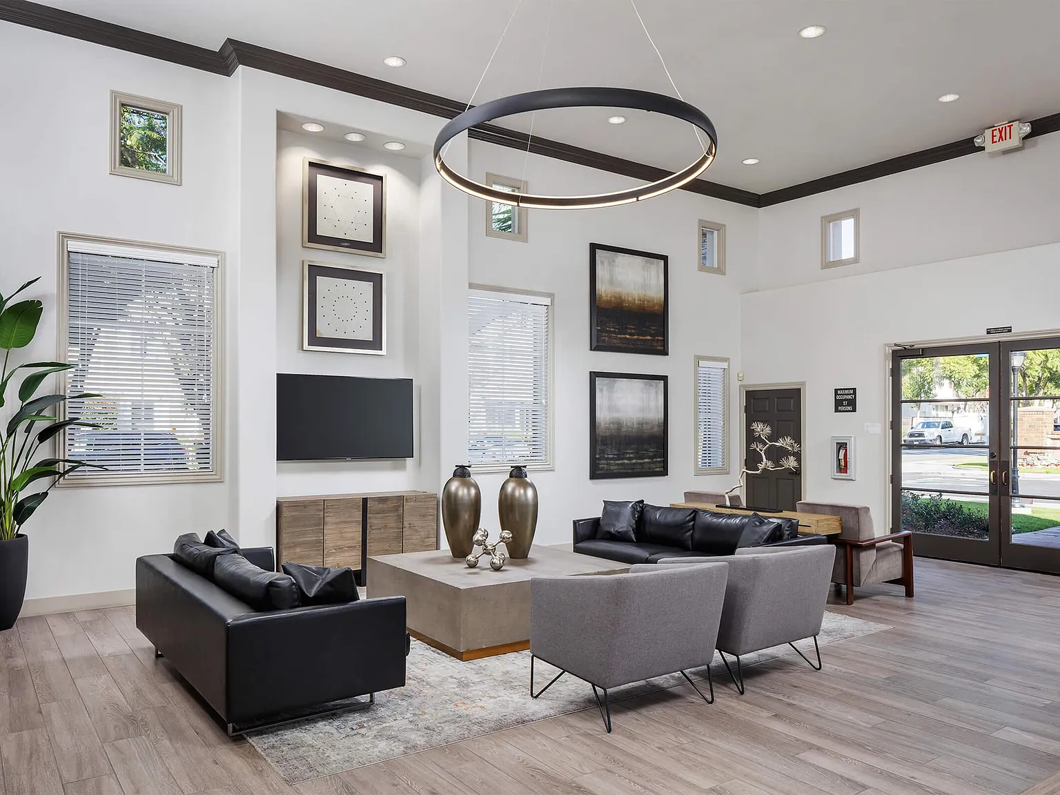 Laurel Canyon Apartment Homes — Photo 3