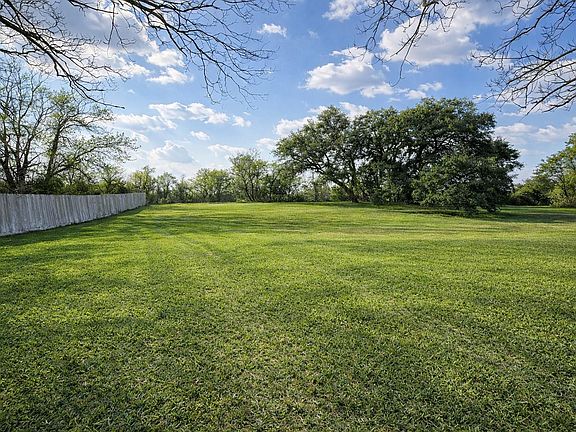 5th image of 1037 Pecan Valley Dr