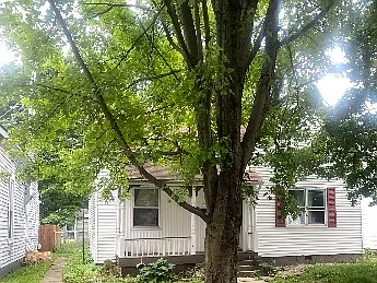 457 W Mechanic St — Photo 2