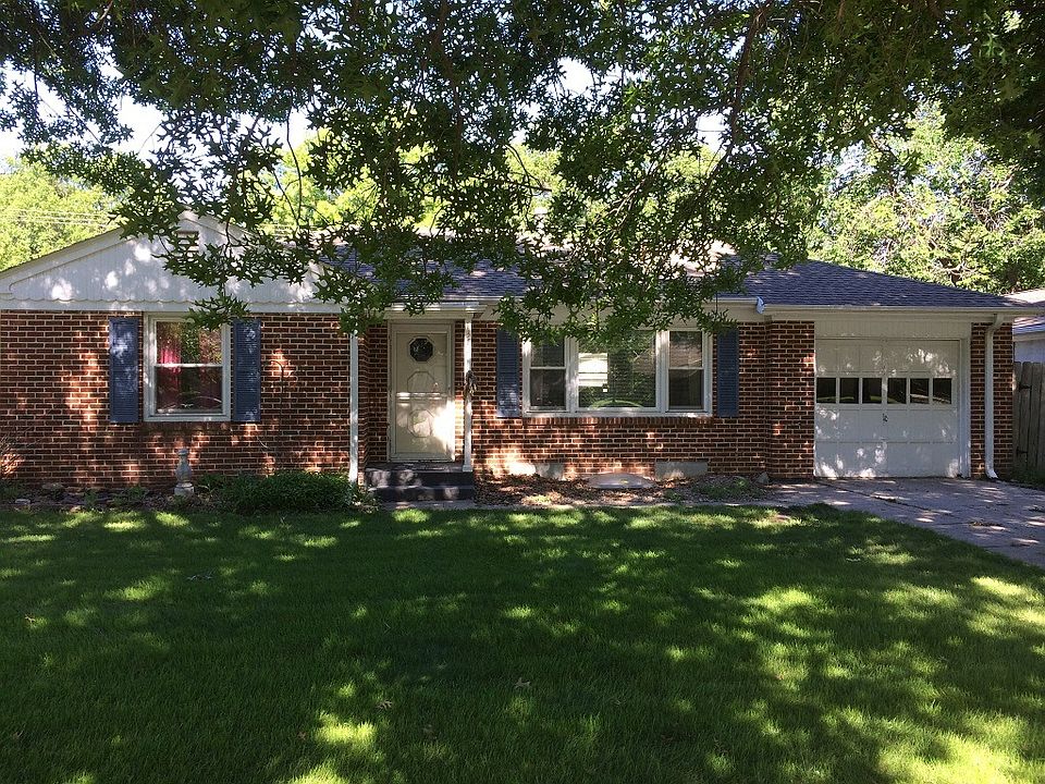 1st image of 1317 N Blackburn Ave
