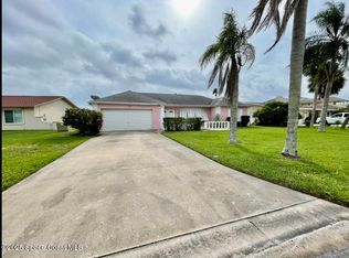 48 Country Club Rd, Cocoa Beach, FL 32931