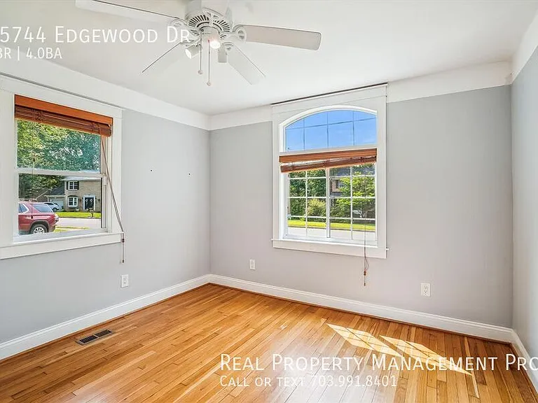 15744 Edgewood Dr — Photo 21