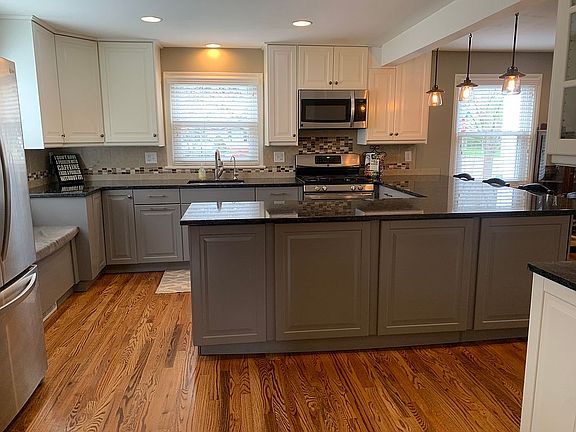 3rd image of 96 Elmwood Pl