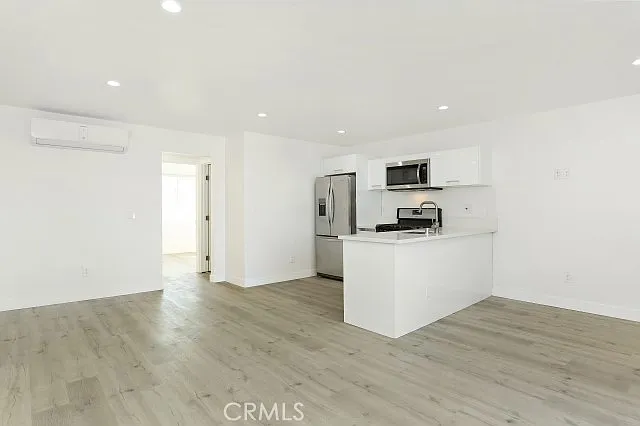 6745 Laurel Canyon Blvd #203