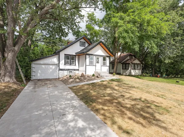 2715 17th Ave E, North Saint Paul, MN 55109