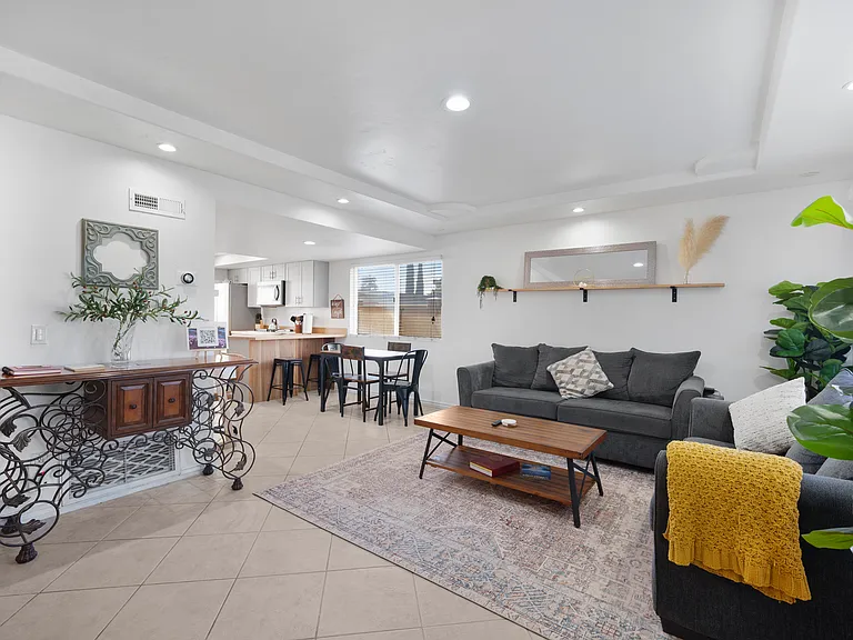 Sierra Ln — Photo 7