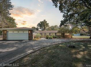 1081 Pawgrove Ct, White Lake, MI