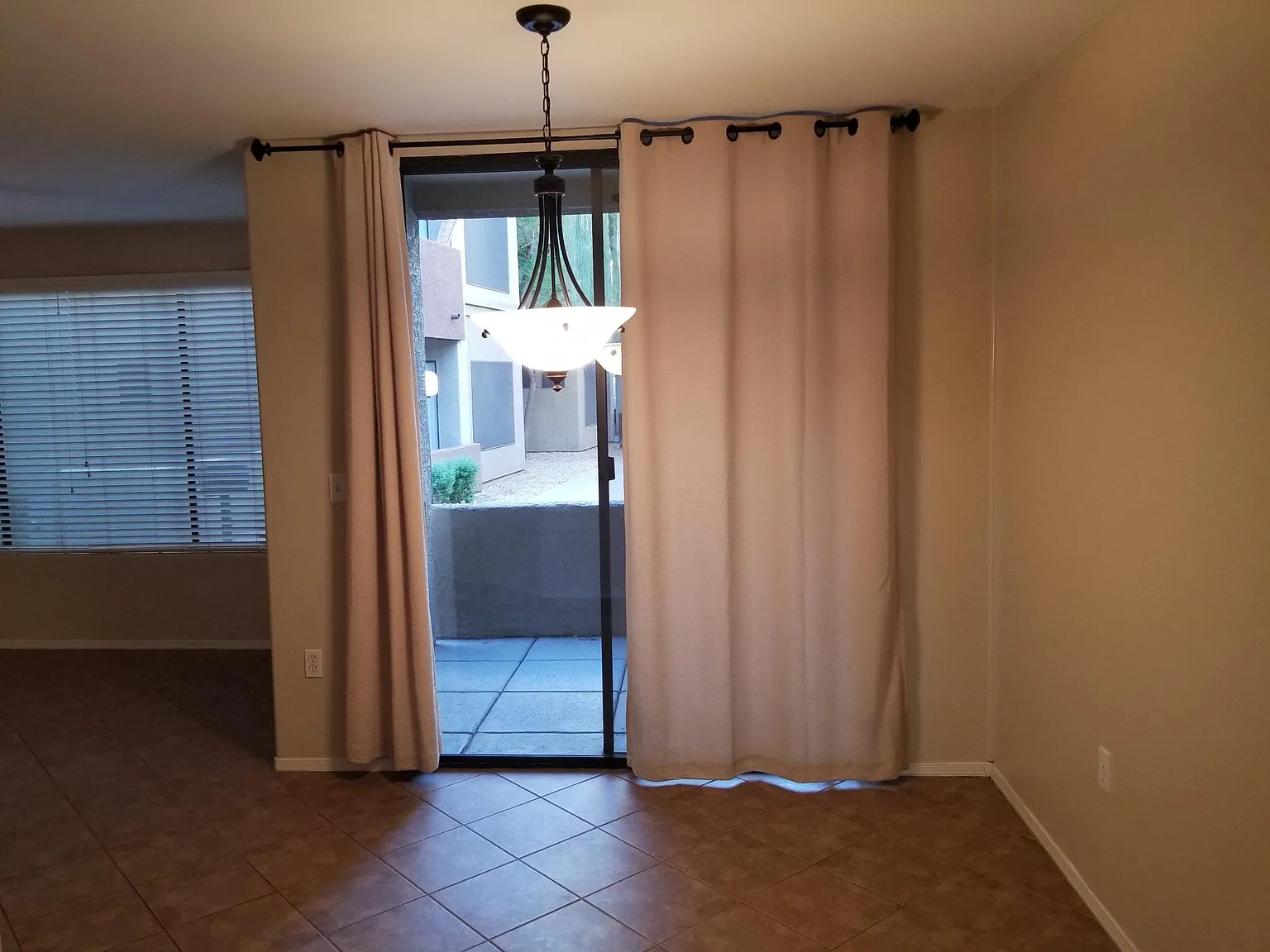 2 bed, 989 sqft, $1,500 — Photo 4