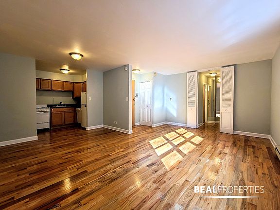 3rd image of 1446 N Dearborn St #D3