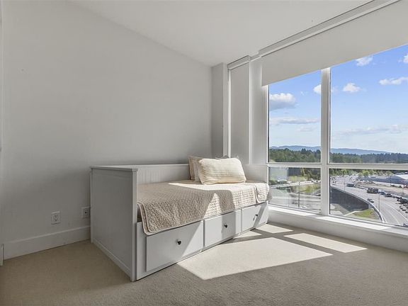 4th image of 1550 Fern St #1