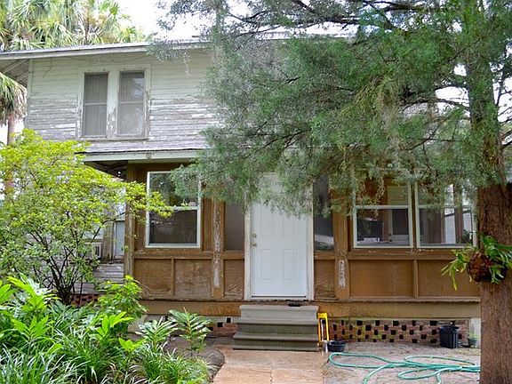 3rd image of 934 N Woodland Blvd