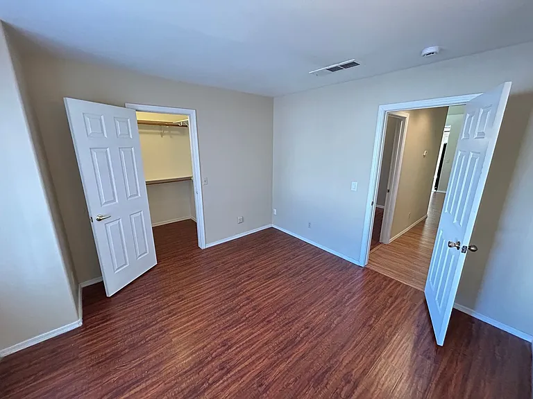 4552 Bradpoint Dr — Photo 19