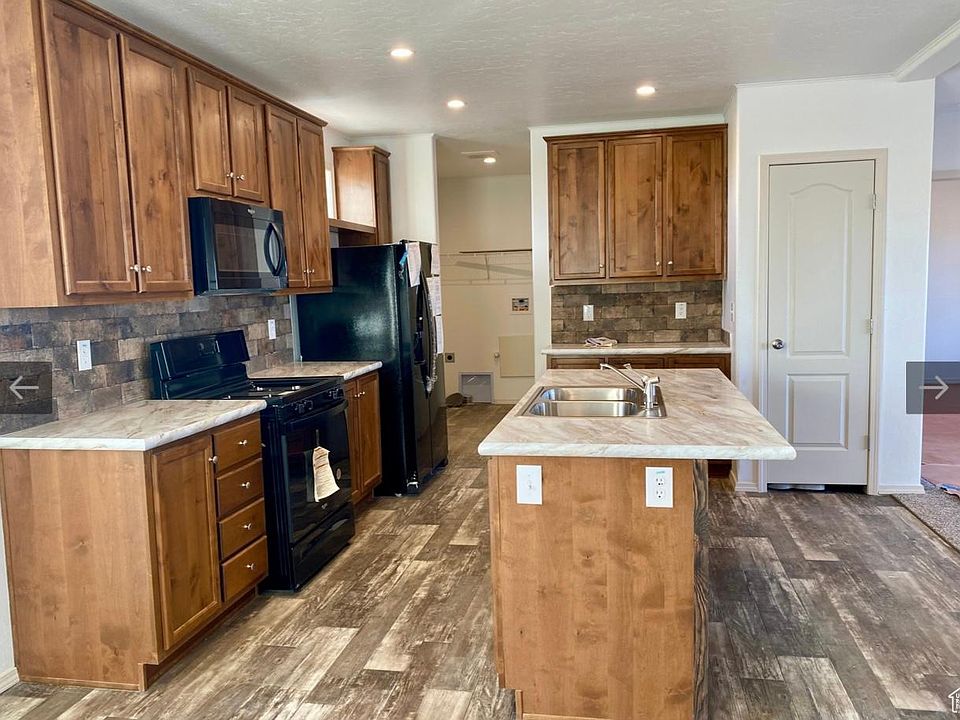 2nd image of 289 W Center St