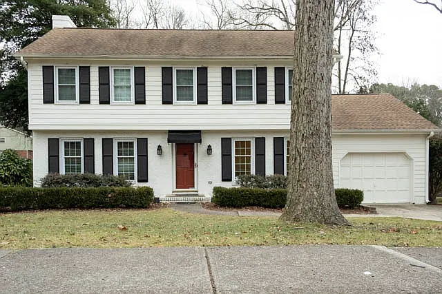 4 bed, 2.5 bath, 2194 sqft, $3,250 — Photo 1