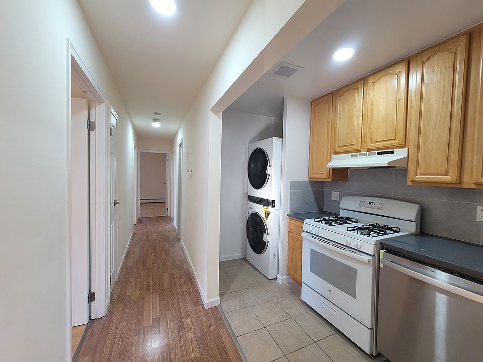 1st image of 12-01 26th Ave #3