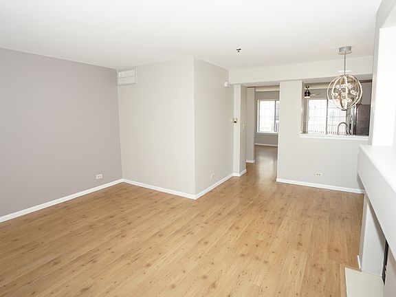 3rd image of 300 Knollwood Ct
